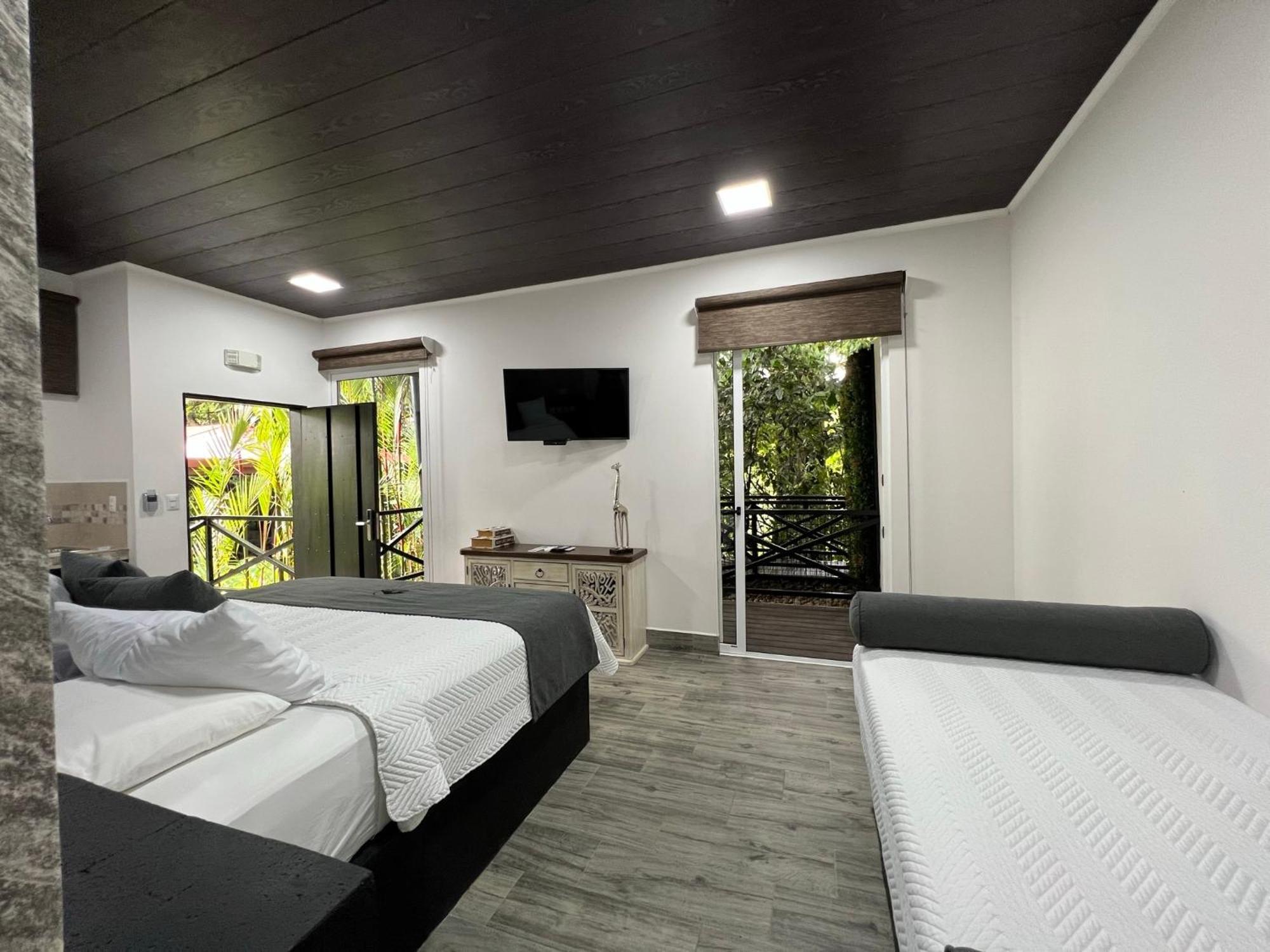 Hotel Boutique Casa Del Rio La Fortuna Esterno foto